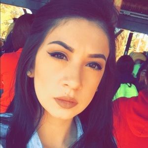 Meet your Posher, Kassandra